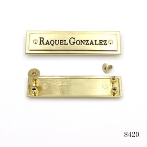 Tornillo de logotipo de <span class=keywords><strong>metal</strong></span> chapado en oro en placa de logotipo grabado de <span class=keywords><strong>metal</strong></span> para artesanía de bolsa de muebles - Product Image 1