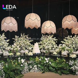 Lustre LEDA de luxe pour mariage, avec pompons, structure en fer, franges en tissu blanc, lampe suspendue, couleur personnalisable, luminaire de plafond pour salle de banquet - Product Image 6