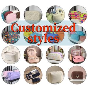 กระเป๋าชายหาดขนาดใหญ่ น้ำหนักเบา ลายโมโนแกรม  ออกแบบโลโก้ได้ตามต้องการ สำหรับใช้ได้ทั้งฤดูร้อน ฤดูหนาว และฤดูใบไม้ผลิ กระเป๋าชายหาดแบบสั่งทำส่วนตัว - Product Image 5