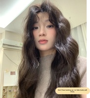 Perruque synthétique longue ondulée marron foncé avec frange aérienne, volumineuse, résistante à la chaleur, pour usage quotidien, couvre toute la tête