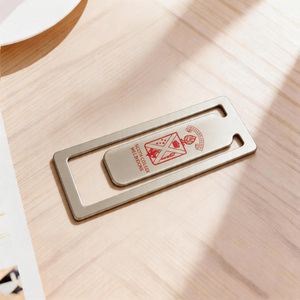 Marque-page minimaliste en métal argenté avec logo personnalisé, clip léger pour lecteurs passionnés, fournitures pratiques pour la rentrée scolaire - Product Image 1