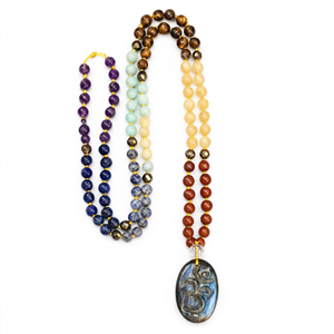 Collier de perles Mala 7 Chakra de 109 perles de 8 mm avec pendentif om ovale en labradorite, cadeau d'anniversaire, cadeau de Saint-Valentin - Product Image 2