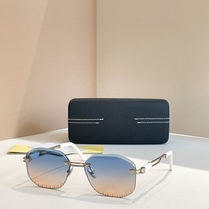 Gafas de Sol Retro para Hombre, Resistentes a los Rayos UV, Protección UV400, Metálicas, Cuadradas, de Alta Calidad, a la Moda - Product Image 1