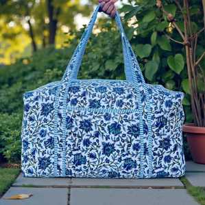 Sac de voyage en coton fait main avec motif floral bleu, style bohème, pour femmes, fermeture éclair, toutes saisons - Product Image 4
