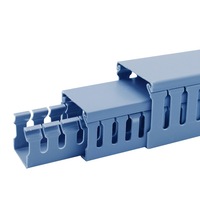 Chemin de câbles fendu gris PVC Trunking Square 40*60 Conduit de câblage d'armoire électrique fendu ignifuge avec trous de forage