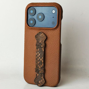 Luxuriöse Echte Togo-Leder Handyhülle Mit <span class=keywords><strong>Python</strong></span>-Leder Fingerriemen für iPhone 17 Pro - Product Image 3