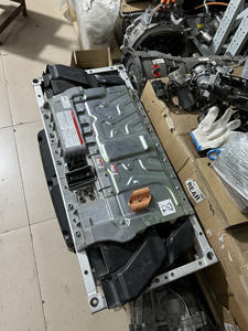 Nouveau pour <span class=keywords><strong>Audi</strong></span> A6L A8L <span class=keywords><strong>Q5</strong></span> assemblage de <span class=keywords><strong>batterie</strong></span> hybride A8D4 hybride 2.0T 12V <span class=keywords><strong>batterie</strong></span> 8R0 915 591 Original utilisé - Product Image 2