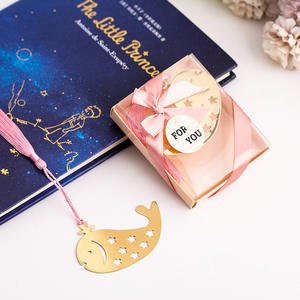 Vente flash : marque-pages en métal, souvenirs de baby shower, cadeaux de mariage, cadeaux d'anniversaire, collection de marque-pages en métal pour les amoureux des livres, marque-pages en forme de baleine avec pompons - Product Image 6