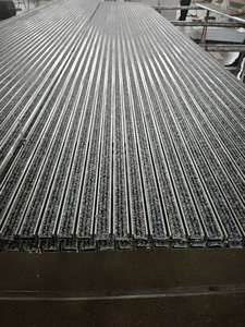 Tapis d'entrée en aluminium sur mesure moderne, à motif rayé, avec cadre en caoutchouc - Product Image 4