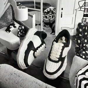 Baskets en cuir blanc et noir pour femmes et hommes, chaussures de sport décontractées basses en maille pour l'automne, confortables, pour le skateboard et la course à pied - Product Image 3