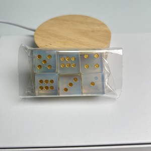 Cristal naturel pierre semi-précieuse dés carré personnage pièces jeu de société en Stock - Product Image 3