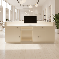 Mostrador de Recepción Curvo para Salón de Belleza, Frente de MDF Blanco con Retroiluminación LED y Logotipo Grabado Personalizado
