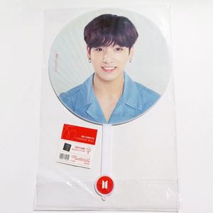 โรงงานผลิตพัดลมพลาสติกใสแบบกำหนดเอง พิมพ์ 3 มิติ ลาย KPOP แบบโปร่งใส - Product Image 4
