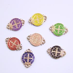 Groothandel Twee Gaten St.Benedict Bedels 2*1.5Cm Rozenkransdelen Diy Armband Katholiek Gekleurd Email St.Benedict Charme Voor Het Maken - Product Image 2