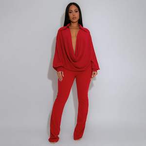 Ensemble pantalon et crop top rouge col en V pour femme, coupe droite, en mousseline respirante, tenue de club personnalisée 2026 - Product Image 3