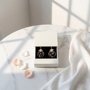 Boîte cadeau de luxe rose en carton rigide avec tiroir coulissant <span class=keywords><strong>et</strong></span> logo personnalisé pour bijoux (collier, boucles d'oreilles, <span class=keywords><strong>bracelet</strong></span>, <span class=keywords><strong>bague</strong></span>) - Product Image 3