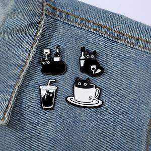 Bros Pin Enamel Kucing Hitam Lucu Custom Grosir untuk Tas dan Pakaian - Product Image 3