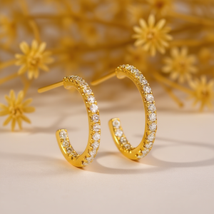 Orecchini a Cerchio Dorati con Diamanti Rotondi Incastonati a Canale, Placcati in Oro 18K, Gioielli Raffinati da Donna per Uso Quotidiano - Product Image 2