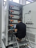 Armoire de stockage d'énergie refroidie par air TRUNHEN 40 kW 120,576 kWh, boîtier ESS extérieur pour usage commercial