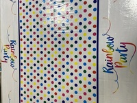 Nappe rectangulaire jetable en plastique coloré résistant à l'eau pour fête d'anniversaire