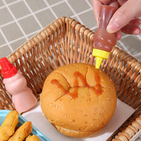 Nouveau style mini ours forme clair jetable ketchup bouteille pressée enfants miel huître sauce salade bouteilles de vinaigrette pour l'extérieur