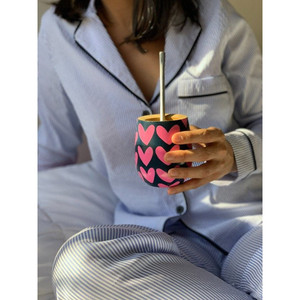 Tazza in Legno Massello Dipinta a Mano - Corazones - Product Image 1