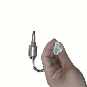 Interruptor de lámpara de freno 1B18037300031 para Foton Chinese Trucks Import Original Factory y Sub-Factory High Guar - Product Image 1