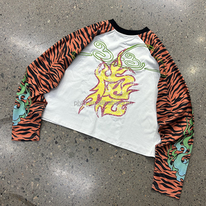 Produttore di abbigliamento Streetwear <span class=keywords><strong>T</strong></span>-<span class=keywords><strong>Shirt</strong></span> a maniche lunghe con stampa a fiamma in <span class=keywords><strong>cotone</strong></span> con colori personalizzati - Product Image 6