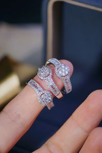 Bague Xinfly de luxe en or 18 carats, forme ronde, style cercle, couleur blanche, avec diamant de 0,65 ct - Product Image 4