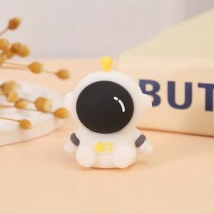 Sacapuntas de Silicona con Diseño de Astronauta de Dibujos Animados, Mini Sacapuntas Creativo de un Solo Orificio, Papelería Bonita para Niños, Venta al por Mayor para Estudiantes - Product Image 2