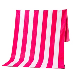 Serviette de plage luxueuse à rayures roses en microfibre 200GSM en peluche extra large de forme personnalisée - Product Image 1