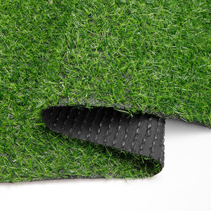 Herbe synthétique artificielle verte en PP pour usage extérieur, sports, jardin, terrasse, fête, décoration de toiture en PP, usage pour bar et cabane - Product Image 3