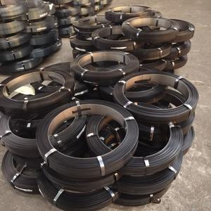 <span class=keywords><strong>Bande</strong></span> d'acier cirée/huilée à haute résistance à la traction B235 DB460 Q195, rouleau de <span class=keywords><strong>bande</strong></span>, <span class=keywords><strong>bande</strong></span> de 32, peinture noire, <span class=keywords><strong>bande</strong></span> de cerclage métallique, bandes d'emballage en acier - Product Image 2