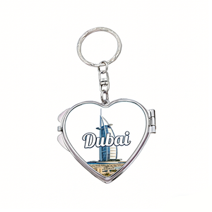 Porte-clés miroir en forme de cœur personnalisé pour touristes, souvenirs de destination, fabriqué au Royaume-Uni, Dubaï, Dublin - Product Image 1