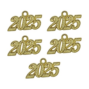 2026 2025 Año Nuevo colgante graduación borla encanto venta al por mayor año encantos para borla Diy fabricación de joyas - Product Image 4
