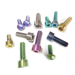 Tornillo Profesional Personalizado <span class=keywords><strong>de</strong></span> Fábrica, No Estándar, ISO, <span class=keywords><strong>de</strong></span> <span class=keywords><strong>Acero</strong></span> <span class=keywords><strong>Inoxidable</strong></span>, Titanio, Aluminio, Latón, con Acabado <span class=keywords><strong>de</strong></span> Óxido Negro - Product Image 2