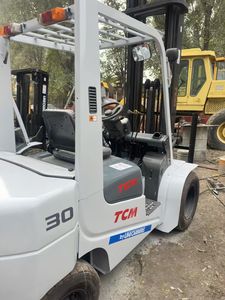 Chariot élévateur diesel TCM 3 tonnes 3 mètres, moteur d'excellente qualité, prix abordable, chariot élévateur d'occasion, inspection vidéo, vente chaude - Product Image 3