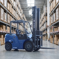Chariot élévateur électrique Liftron CPD25 pour entrepôt d'équipement de manutention, capacité 2,5 tonnes, avec batterie lithium-ion, pneus pleins, traction avant