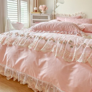 Copripiumino in cotone ricamato in pizzo rosa - Product Image 2