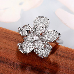 Anello con Design a Fiore di Camelia, Stile Elegante, Anello per Dito Indice da Donna - Product Image 3