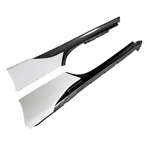 Adecuado para la modificación del Ferrari SF90, faldones laterales pequeños de fibra de carbono OEM, borde de faldón lateral de fibra de carbono. - Product Image 2