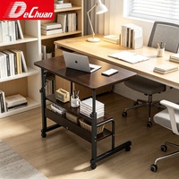 Table d'ordinateur mobile B2B avec surface en bois, structure métallique et étagères de rangement sous le bureau