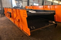 Machine de criblage de sable de silice multicouche avec écran vibrant haute efficacité pour les industries de la construction et de l'exploitation minière