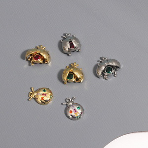 Nuova <span class=keywords><strong>collana</strong></span> di <span class=keywords><strong>coccinella</strong></span> placcata in rame placcato in oro <span class=keywords><strong>con</strong></span> intarsio di zirconi realistica <span class=keywords><strong>collana</strong></span> pendente in miniatura 3D <span class=keywords><strong>coccinella</strong></span>. - Product Image 2
