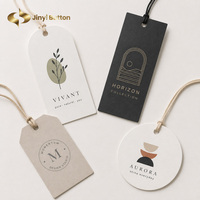 Étiquettes suspendues en papier imprimées par l'usine Jiny, logo personnalisé, design de marque, étiquettes personnalisées OEM ODM pour vêtements, étiquettes suspendues sur mesure