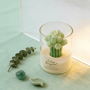 Bougie parfumée artisanale aux fleurs en stock avec logos personnalisables, idéale pour la décoration d'hôtels et de spas, parfums variés - Product Image 6