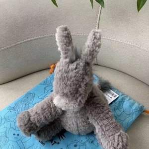 Bestseller LinKong 23CM Welliger Esel Plüschtier Niedliches Graues Lockiges Spielzeug Lustiges Geschenk für Männer und Frauen zum Valentinstag - Product Image 4