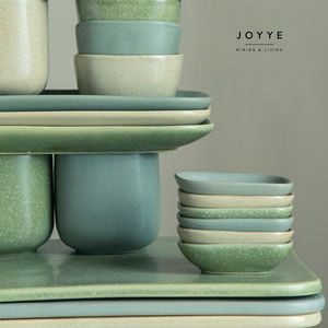 JOYYE Vaisselle carrée en céramique Serene Greens, assiettes carrées empilées, bols, tasses, ensemble <span class=keywords><strong>de</strong></span> dîner, glaçure réactive, ensemble <span class=keywords><strong>de</strong></span> vaisselle verte - Product Image 4