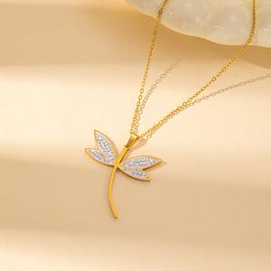 שרשרת תליון זהב 18 קארט מצופה נירוסטה עם אבני קריסטל משובצת אבני חן אבני קריסטל משובצת לנשים - Product Image 4