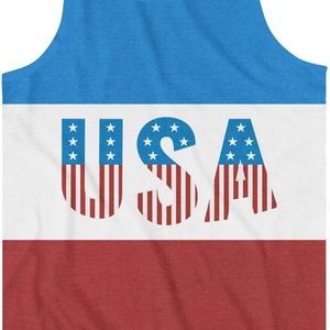 Muestra tu patriotismo con esta elegante camiseta sin mangas para hombre con el símbolo estadounidense, diseños llamativos de EE. UU., tejida en 100% algodón de secado rápido. - Product Image 5